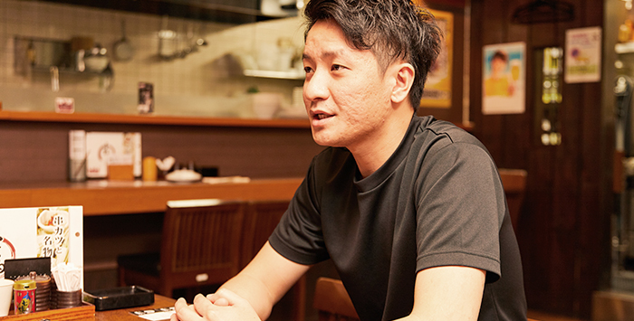 Uレジ FOODの導入事例9 飲食店「小だるま 阪急西院店」インタビュー写真